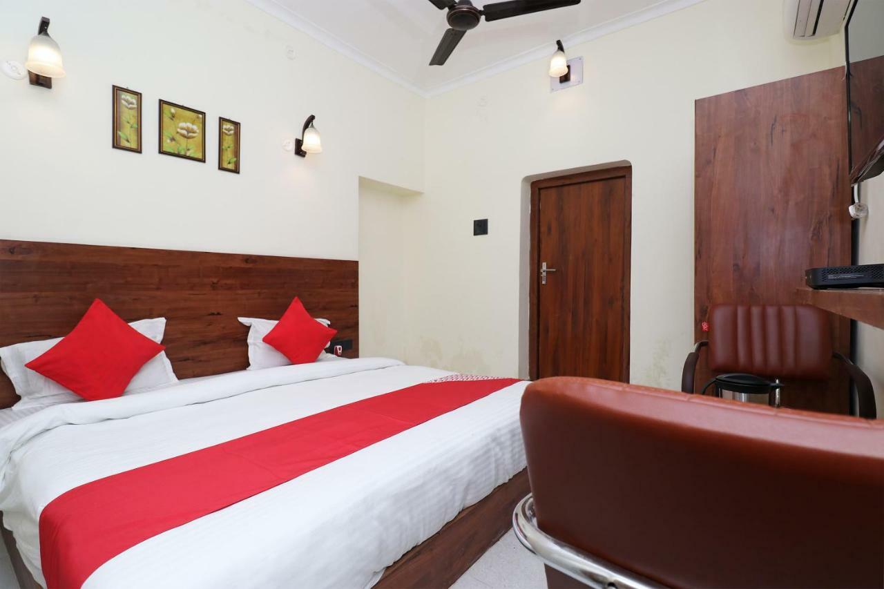 Oyo 28212 High Court View Hotel Allāhābād Junction Buitenkant foto